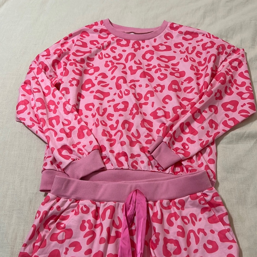 NWOT leopard print loungewear